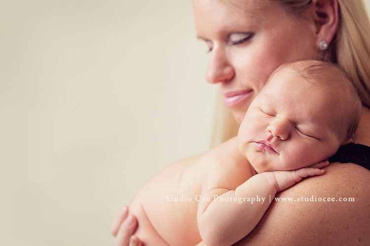 Mom and newborn photography