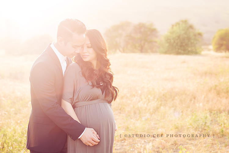 Maternity-photographer-in-orange-county