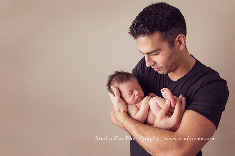 father-modern-newborn-photos-in-orange-county