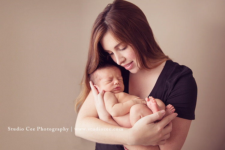 mom-and-baby-photographer-in-oc