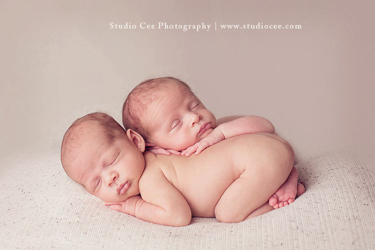 twinnewbornphotographerinorangecounty