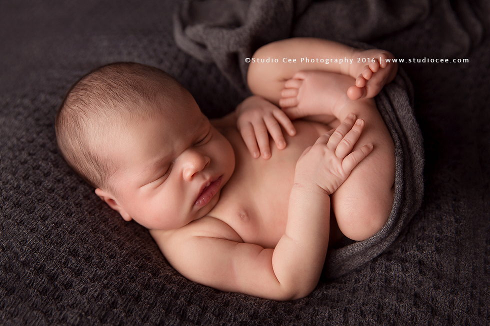 professional newborn photographer orange county